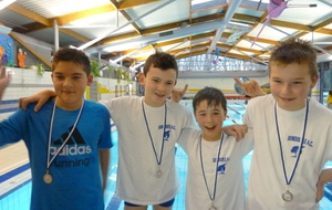 Notre relais 4x50m 4nages (Ethan, Hugo, Mathias et Léo) est médaille d'argent